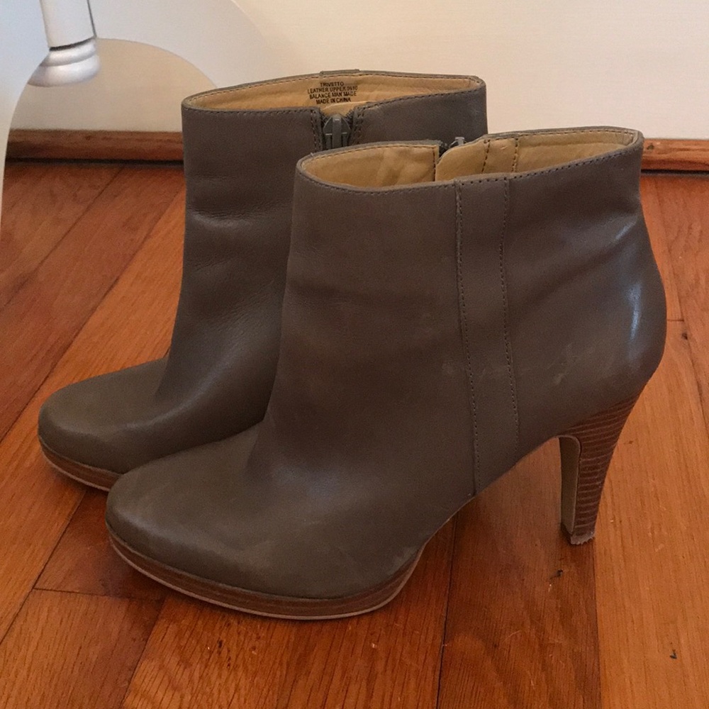 Nine West Trivetto  Heeled Booties size 6.5